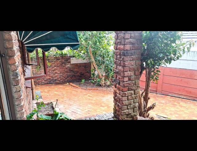 3 BEDROOM TOWNHOUSE FOR SALE IN KENRIDGE